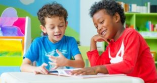 Kids reading at school